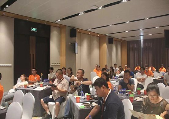 线下会销结合线上会议直播让庞大的人群